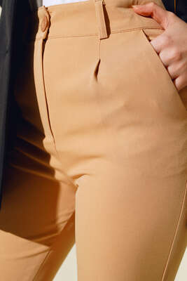 Yan Cepli Kemerli Duble Paça Pantolon Camel - Kadın Giyim Modelleri