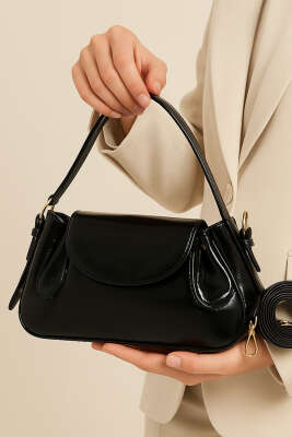 Yan Çıtçıtlı Rugan Çanta Siyah 