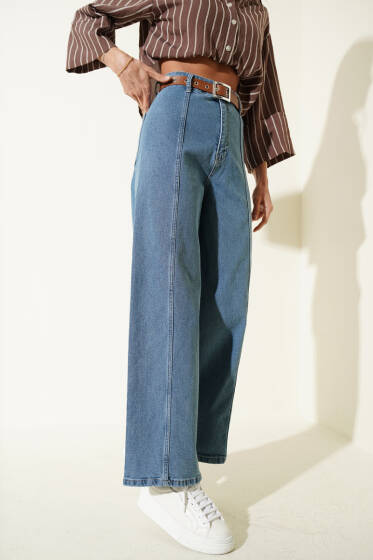 Yan Dikişsiz Kemerli Bol Paça Pantolon Kot Mavisi - Kadın Giyim Modelleri