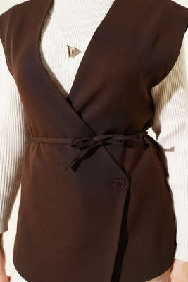 Yan Düğmeli İp Bağcıklı Yelek Kahve - Yelek