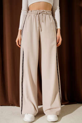 Yan Şeritli Bel Lastikli Palazzo Pantolon Bej - Kadın Giyim Modelleri
