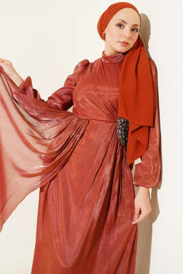 Yan Taş Detaylı Büzgülü Abiye Elbise Kiremit - Elbise