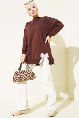 Yan Yırtmaçlı Kurdele Nakış Detaylı Tunik Kahve - Tunik