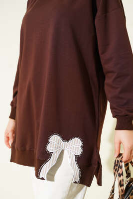 Yan Yırtmaçlı Kurdele Nakış Detaylı Tunik Kahve - Tunik