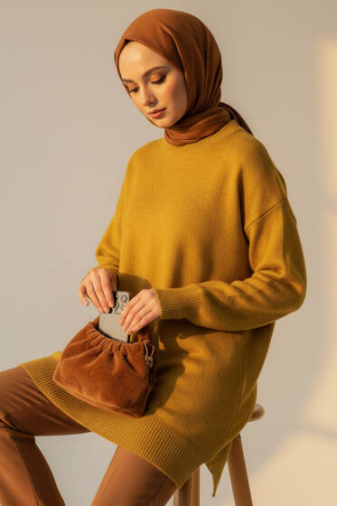 Yan Yırtmaçlı Yumoş Uzun Triko Tunik Yağ Yeşili - Tunik