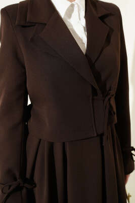 Yandan Bağcıklı Ceketli Etekli İkili Takım Kahve - İkili Takım