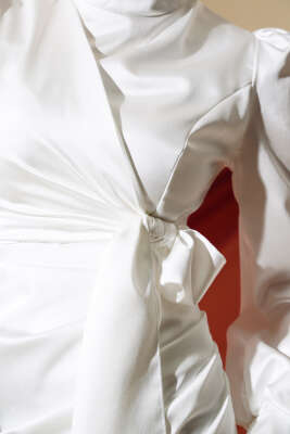 Yandan Bağlamalı Saten Elbise Beyaz - Tesettür Elbise