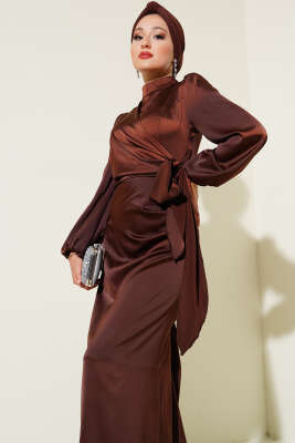 Yandan Bağlamalı Saten Elbise Kahve - Tesettür Elbise
