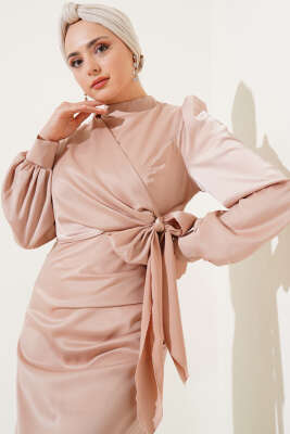 Yandan Bağlamalı Saten Elbise Pudra - Tesettür Elbise