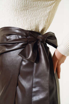 Yandan Bel Bağlamalı Deri Etek Kahve - Etek