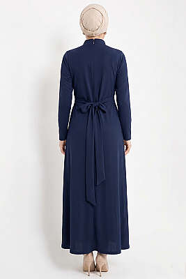 Yandan Bronşlu Büzgülü Elbise Lacivert - Elbise