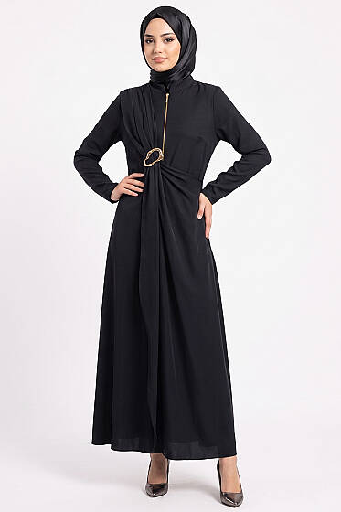 Yandan Bronşlu Büzgülü Elbise Siyah - Elbise