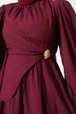 Yandan Bronşlu Elbise Bordo - Tesettür Elbise