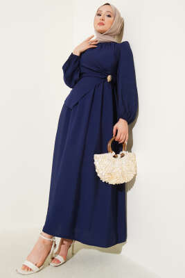 Yandan Bronşlu Elbise Lacivert 