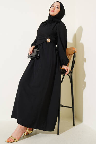 Yandan Bronşlu Elbise Siyah - Elbise