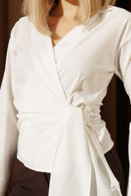 Yanı Kuşak Bağlamalı Kısa Gömlek Beyaz - Yılın Fırsatı