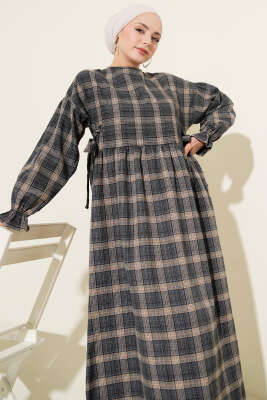 Yanları Bağlamalı Ekoseli Elbise Füme - Elbise