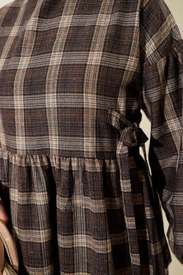 Yanları Bağlamalı Ekoseli Elbise Kahve - Elbise