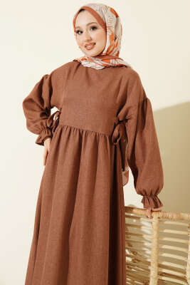 Yanları Bağlamalı Kloş Elbise Kahve - Elbise