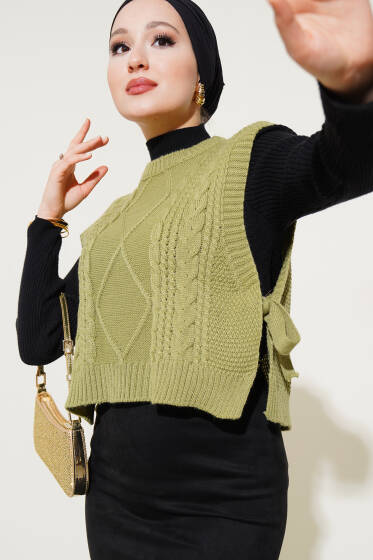 Yanları Bağlamalı Triko Kısa Süveter Çağla Yeşili - Triko