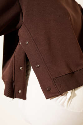 Yanları Çıtçıtlı Şardonlu Sweatshirt Kahve - Kadın Giyim Modelleri