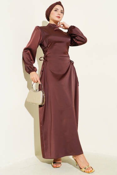 Yanları İp Bağcık Detaylı Saten Elbise Kahve - Elbise