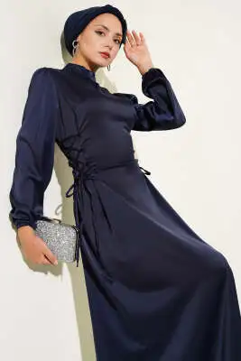 Yanları İp Bağcık Detaylı Saten Elbise Lacivert - Tesettür Elbise