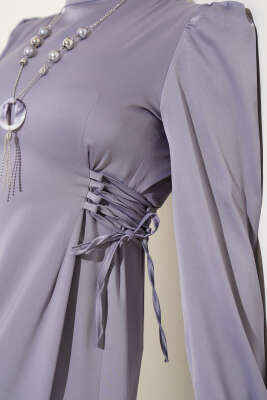 Yanları İp Bağcıklı Saten Elbise Gri - Tesettür Elbise