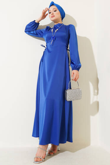 Yanları İp Bağcıklı Saten Elbise Saks - Elbise