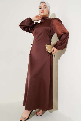 Yanları İp Bağlamalı Saten Elbise Kahve - Tesettür Elbise