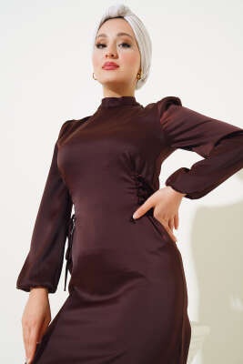 Yanları İp Detaylı Saten Elbise Acı Kahve - Tesettür Elbise