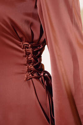 Yanları İp Detaylı Saten Elbise Kahve - Thumbnail