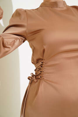 Yanları İp Detaylı Saten Elbise Latte - Tesettür Elbise