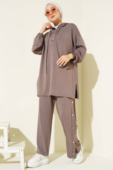 Yanları Metal Düğmeli Kapşonlu İkili Takım Vizon - İkili Takım