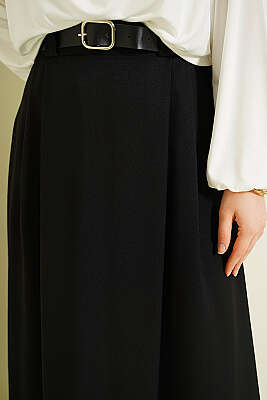 Yanları Pensli Kemerli Kloş Etek Siyah - Etek