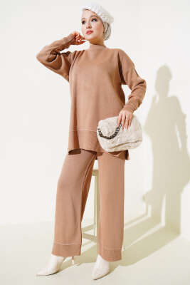 Yanları Yırtmaçlı Triko İkili Takım Büsküvi - Triko İkili Takım