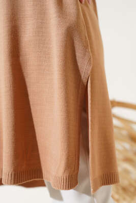 Yanları Yırtmaçlı Uzun Triko Tunik Bisküvi - Triko Tunik