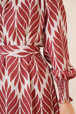 Yaprak Desenli Gipe Detaylı Saten Elbise Taba - Thumbnail