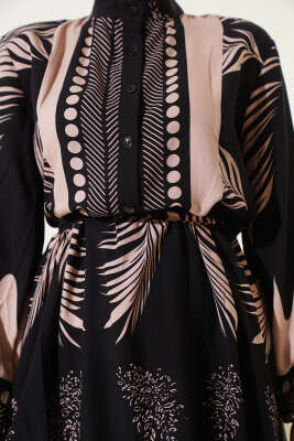 Yaprak Desenli Kuşaklı Elbise Siyah Bej - Tesettür Elbise