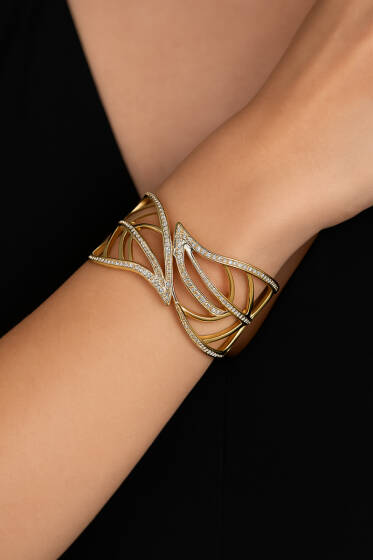 Yaprak Desenli Taşlı Geniş Bilezik Gold - Bileklik