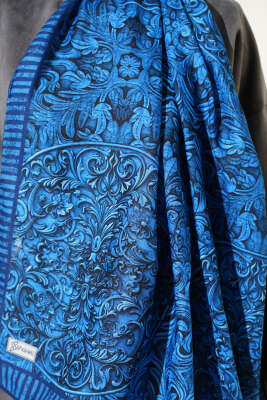 Yaprak İşlemeli Şal Lacivert - Başörtüsü