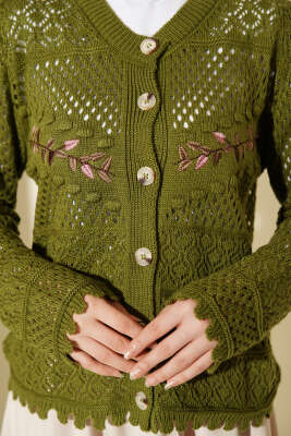 Yaprak Nakışlı Ajurlu Kısa Triko Hırka Yeşil - Yılın Fırsatı