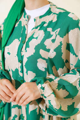 Yarasa Kol Desenli Kat Elbise Yeşil - Tesettür Elbise