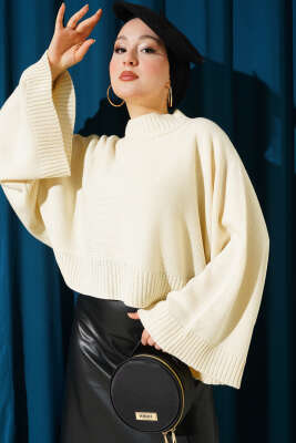 Yarasa Kol Dik Yaka Triko Kazak Bej - HBS