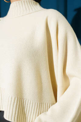 Yarasa Kol Dik Yaka Triko Kazak Bej - Triko Kazak