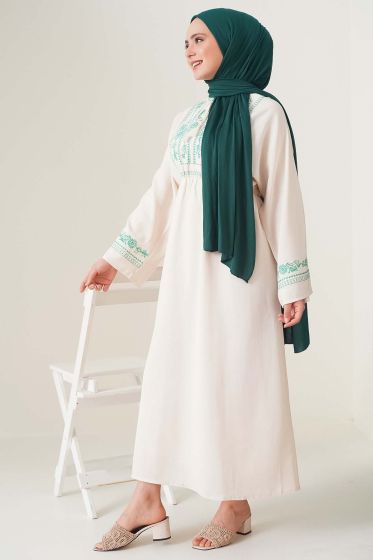 Yarasa Kol Nakışlı Yeşil Keten Elbise - Tesettür Elbise