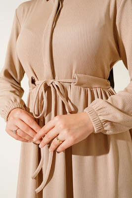 Yarı Patlı Bel Bağlamalı Elbise Bej - Thumbnail