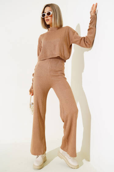 Yarım Boğazlı Fitilli Crop Triko Takım Camel - Yeni Giyim