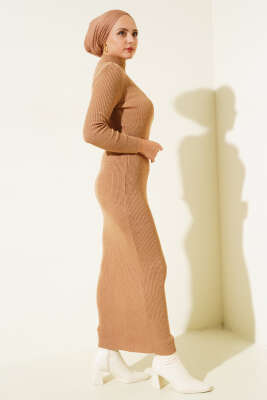 Yarım Boğazlı İnce Fitilli Triko Elbise Büsküvi - Tesettür Elbise
