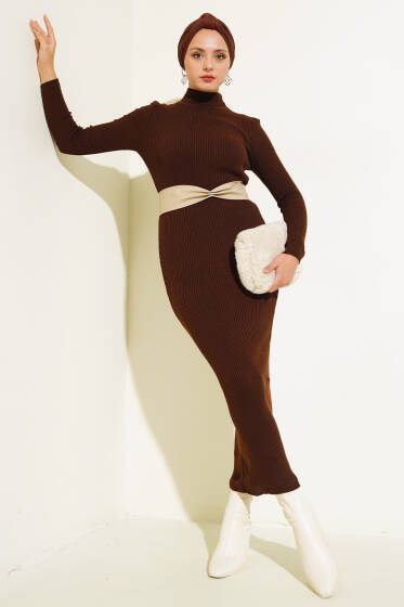 Yarım Boğazlı İnce Fitilli Triko Elbise Kahve - Elbise